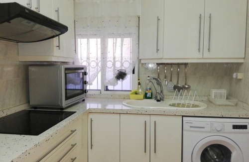 Santiago de la Ribera House | Comfortable 3-Bed House, bungalow