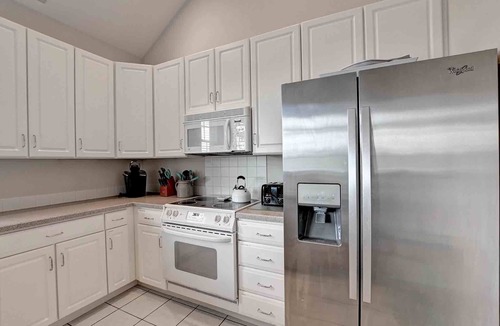 Ocean View House | Comfortable 3 bedroom Townhome just a short walk from amentiies! Pool, WIFI, Shuttle service, Beach Town!