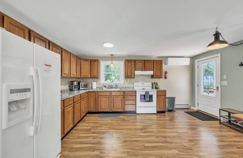 Surry House | Comfortable 3 bedroom home between Ellsworth and Blue Hill