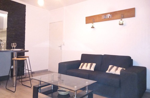 Mourenx Apartment | Comfortable 3-bedroom T4 apartment
