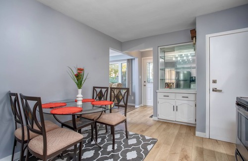 Guelph House | Comfortable 3 bedroom unit on a quiet street,close to downtown