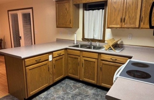 Xenia House | Comfortable 3 BR 2 full bath located between Xenia and Wilmington OH