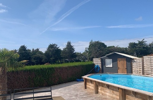 Larmor-Baden Ski Chalet | Comfortable 3* house with swimming pool