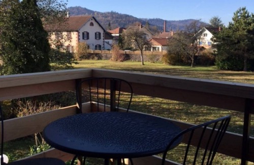 Le Thillot House | Comfortable 3* house with heated pool access in wooded grounds