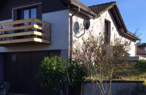 Le Thillot House | Comfortable 3* house with heated pool access in wooded grounds