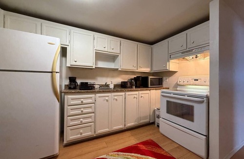 Pierrefonds-Roxboro Apartment | Comfortable 3BR Apt with included a parking spot