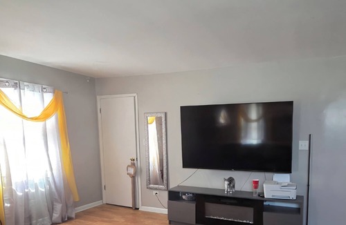 Calumet Park Apartment | Comfortable 3BR Getaway w/Bonus Attic Lounge to Relax