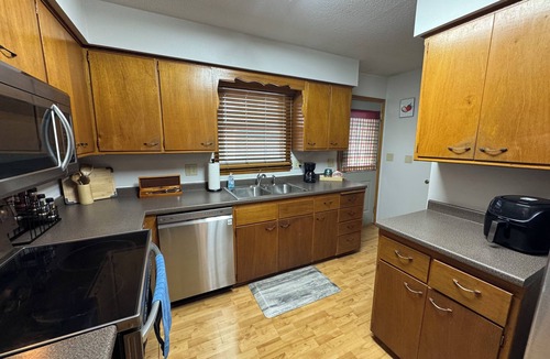 Ankeny House | Comfortable 3BR Getaway in Ankeny!