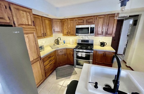 Schererville House | Comfortable 3BR Home-Prime Video, WiFi, Parking