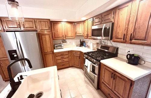 Schererville House | Comfortable 3BR Home-Prime Video, WiFi, Parking