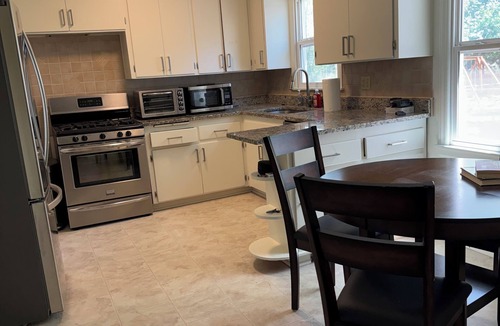 Fairway House | Comfortable 3BR Home Near World Cup Action – Pet Friendly w/Fenced Yard!