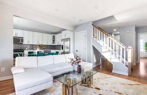Southeast Yonkers House | Comfortable 3BR House Free Parking Easy NYC Access Ideal for Families