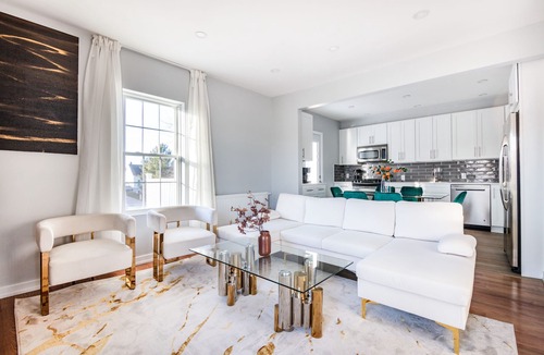 Southeast Yonkers House | Comfortable 3BR House Free Parking Easy NYC Access Ideal for Families