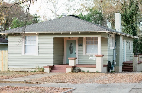 Montgomery House | Comfortable 3BR Retreat | Cozy & Central Access