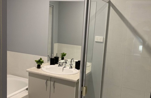 Shepparton South House | Comfortable 4 Bedroom house in Shepparton