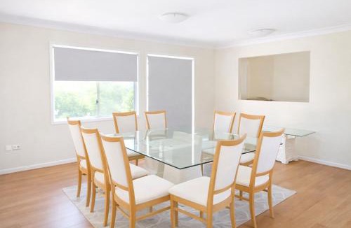 Thornlands House | Comfortable 4 bedroom house