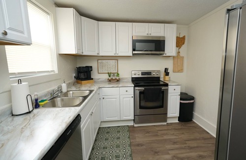 Elyria House | Comfortable 4BR Home Near Downtown Elyria