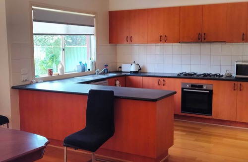 Point Cook House | Comfortable 5 Bedroom House Point Cook