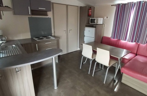 Palavas-les-Flots House | COMFORTABLE AIR-CONDITIONED MOBILE HOME 80 METRES FROM THE BEACH IN PALAVAS LES FLOTS