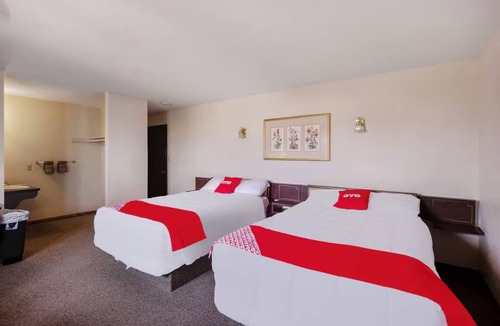 Cheyenne Wells Hotel | Comfortable + Affordable Room for Road Trips + Relaxation
