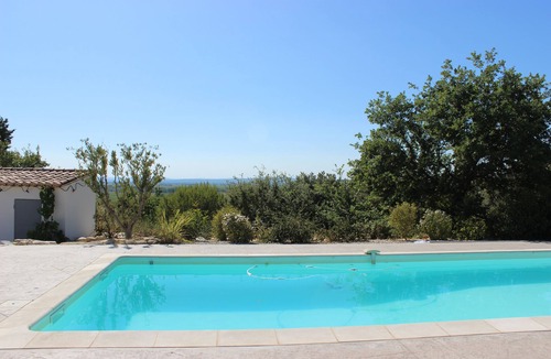Seguret House | Comfortable air-conditioned villa with swimming pool at the foot of the village of Séguret