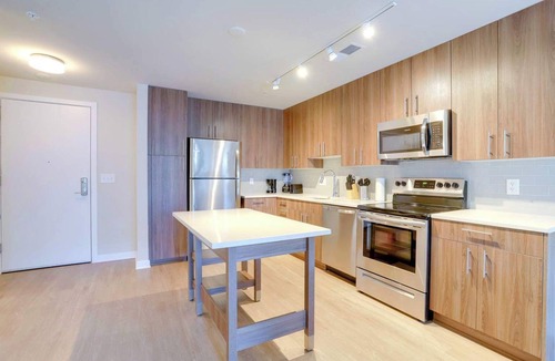 Groveton Apartment | Comfortable Alexandria Apt W Business Facilities