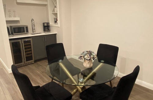 Calgary House | Comfortable and beautiful brand new suite in SW