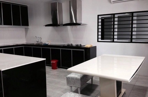 Taman Century House | Comfortable and Big House