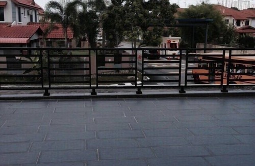 Taman Century House | Comfortable and Big House