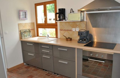 Montbazon Cottage | Comfortable and Bright House Near Tours