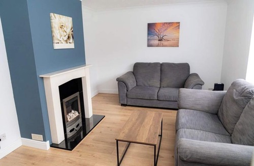 Basingstoke House | Comfortable and convenient 3 bed house in Basingstoke