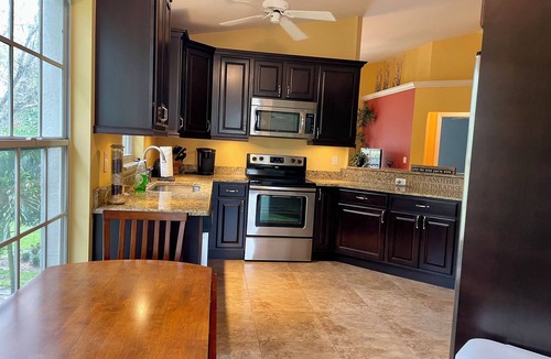 Naples Condo | Comfortable and Convenient condo with Laundry & a pool
