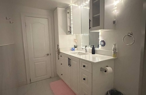 Curran Hall House | Comfortable and Cozy room 5 mins from Scarborough Town Centre