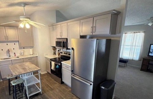 Deltona Lakes House | Comfortable and inviting three bed, two bath house