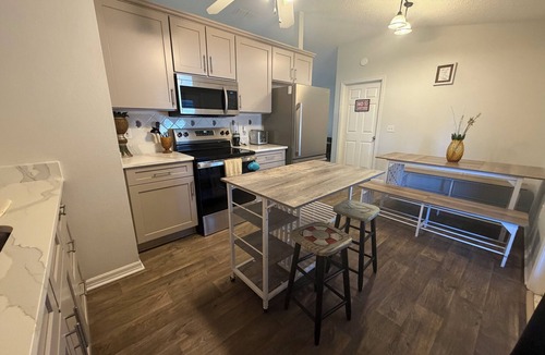 Deltona Lakes House | Comfortable and inviting three bed, two bath house