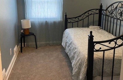 Morgan Park House | Comfortable and Local Three Bedroom Townhome!