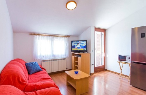 Spadici Apartment | Comfortable and modern 3 bedroom with sea view apartment in Porec, top location