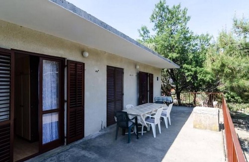 Prozurska Luka Apartment | Comfortable and spacious apartment near beach Prožurska Luka, Mljet (A-617-a)