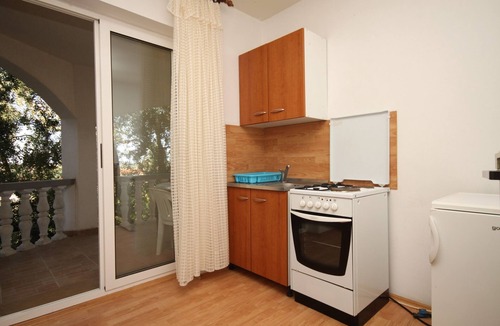 Povljana Apartment | Comfortable and spacious apartment with terrace and sea view Povljana, Pag (A-6299-a)