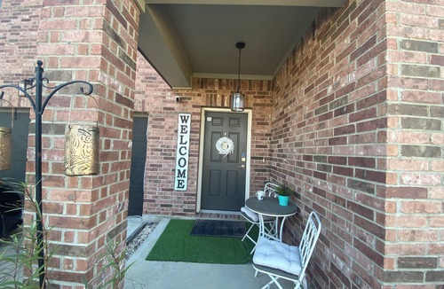 Rosenberg House | Comfortable and Stylish Richmond Residence—Home away Home