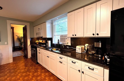 Dwight Apartment | Comfortable and Tranquil -1st Fl