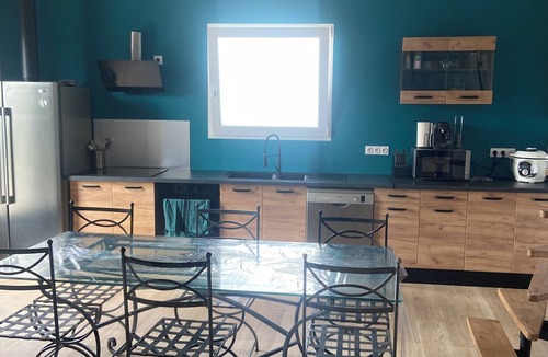 Saint-Aigulin Apartment | Comfortable apartment