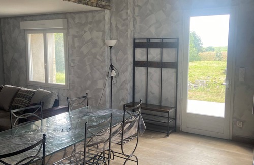 Saint-Aigulin Apartment | Comfortable apartment