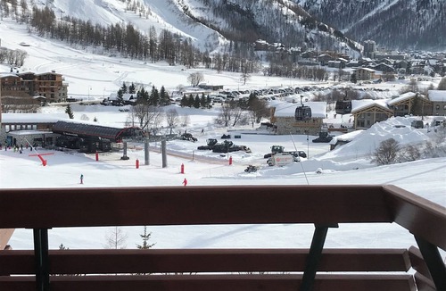 Val-d'Isere Apartment | Comfortable apartment, ski in, linen provided