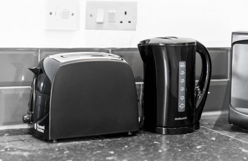 Cradley Apartment | Comfortable Apartment * Netflix & Wifi *