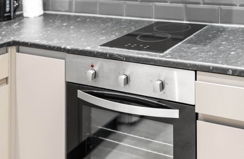 Cradley Apartment | Comfortable Apartment * Netflix & Wifi *