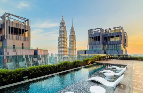 Kuala Lumpur City Centre Apartment | comfortable apartment with hydro massage faci