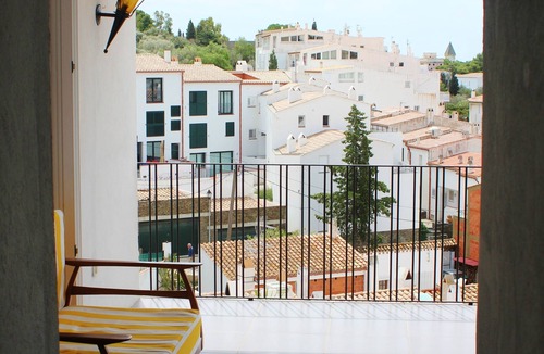 Portlligat Apartment | Comfortable apartment, very quiet, superb sea view, sleeps 4/6