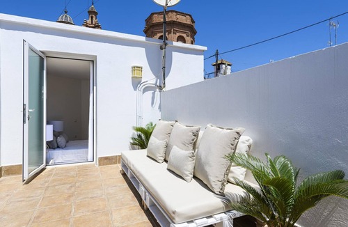 El Pilar Apartment | Comfortable Apartment with Terrace in Central Valencia