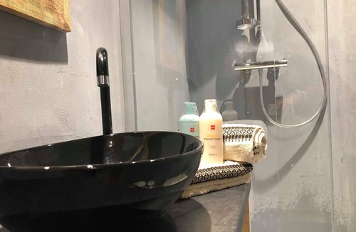 Montriond Apartment | Comfortable apartment in a contrasting décor between modernity and tradition.